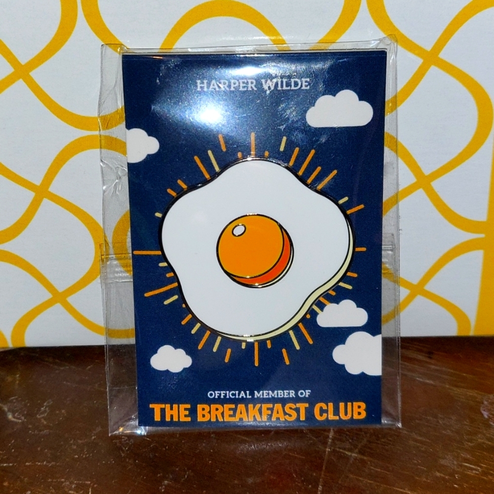 Enamel pin